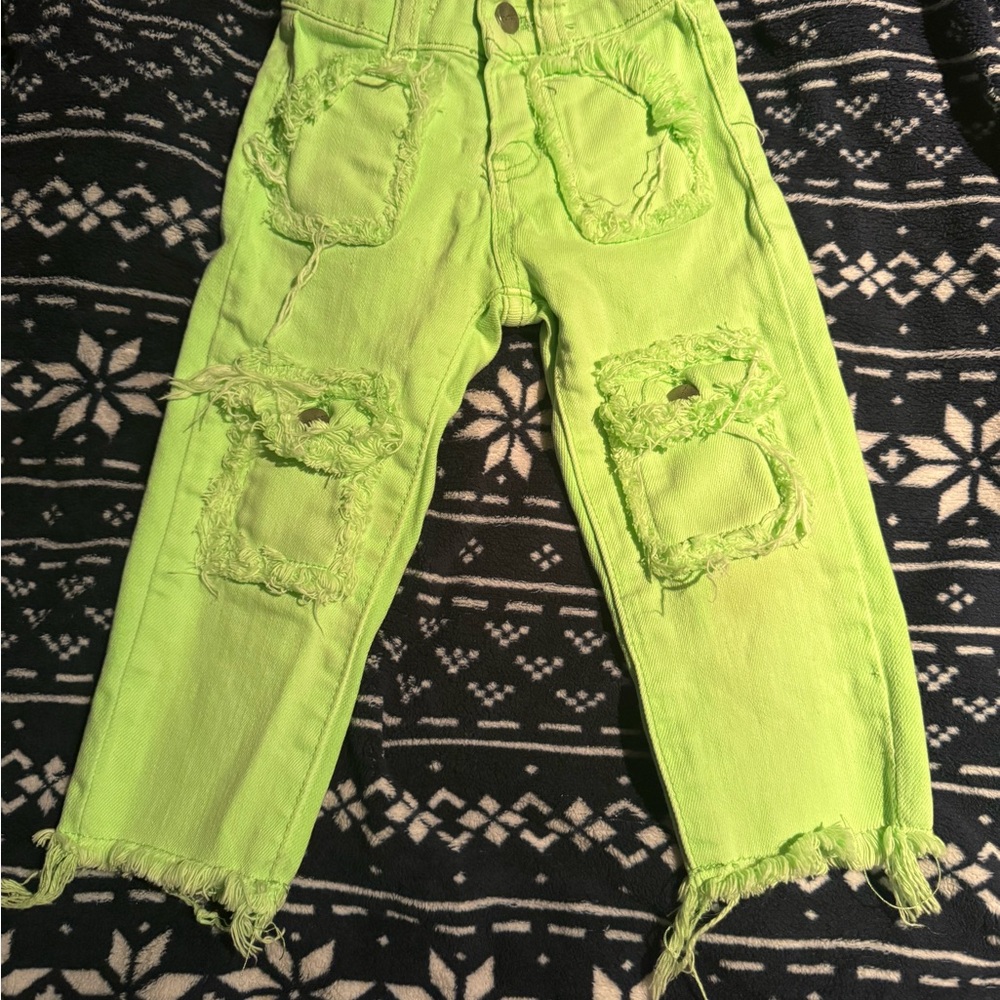 Valabasas Distressed Jeans